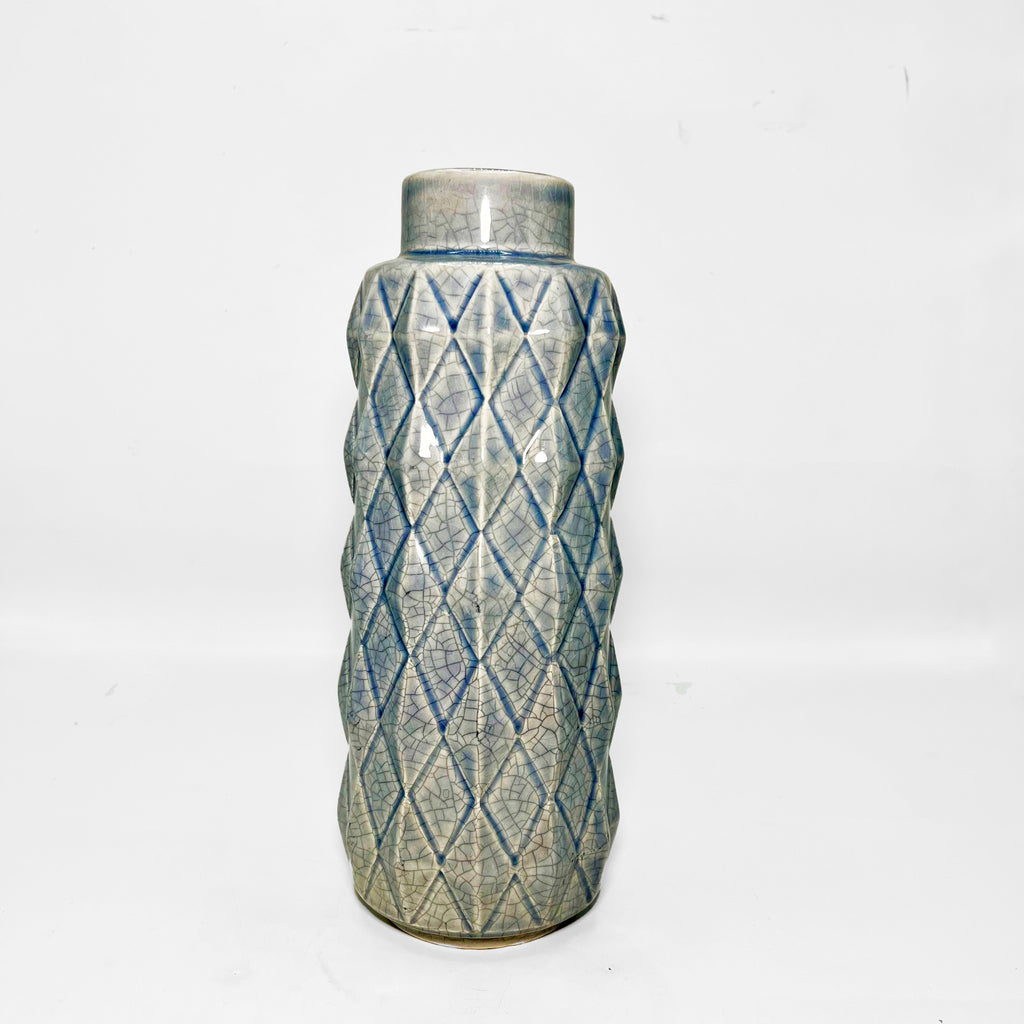 Textured Diamond-Pattern Vase